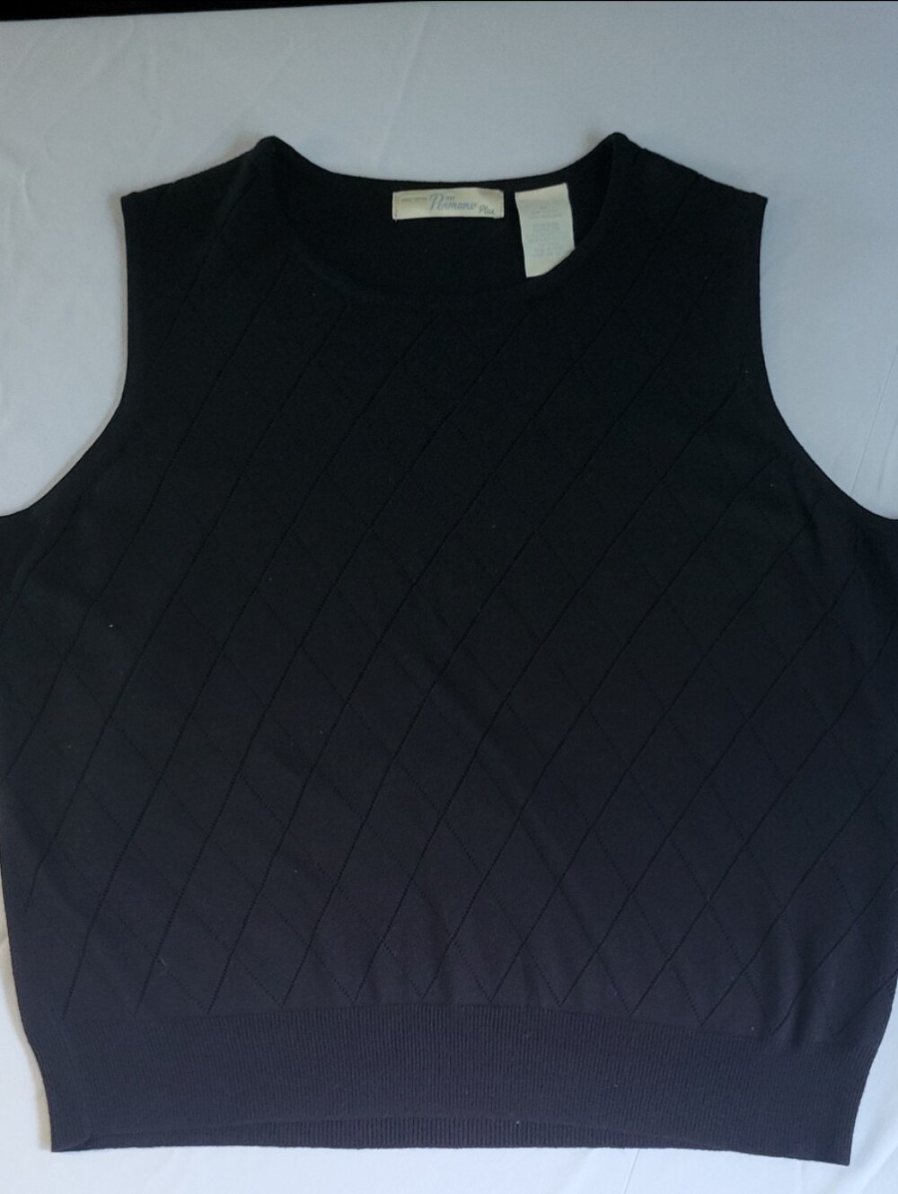 Sleeveless Diamond-Knit Tank Top - Black